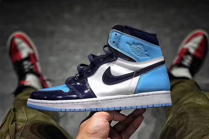 AIR JORDAN 1 PATENT BLUE SKY BLACK SHOE