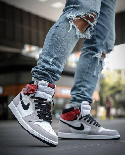 AIR JORDAN RETRO 1 GREY RED SHOE