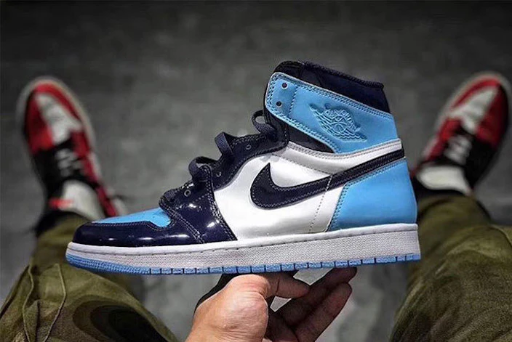 AIR JORDAN 1 PATENT BLUE SKY BLACK SHOE